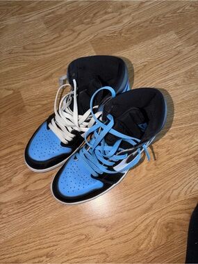 Nike Men’s Sneakers Black and Light Blue